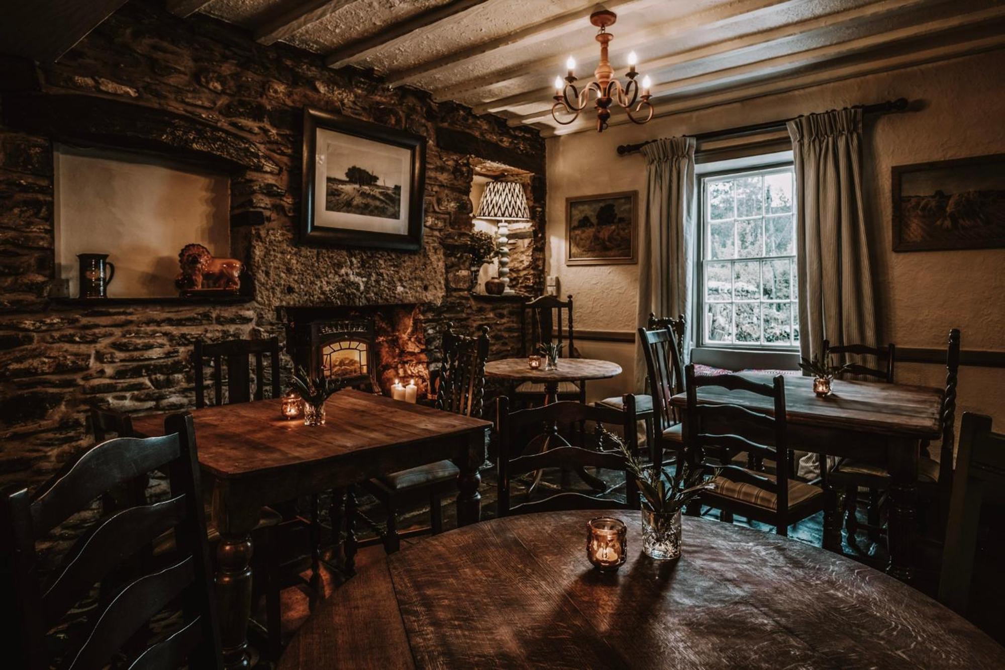 The Hare & Hounds Inn Bowland Bridge Eksteriør billede