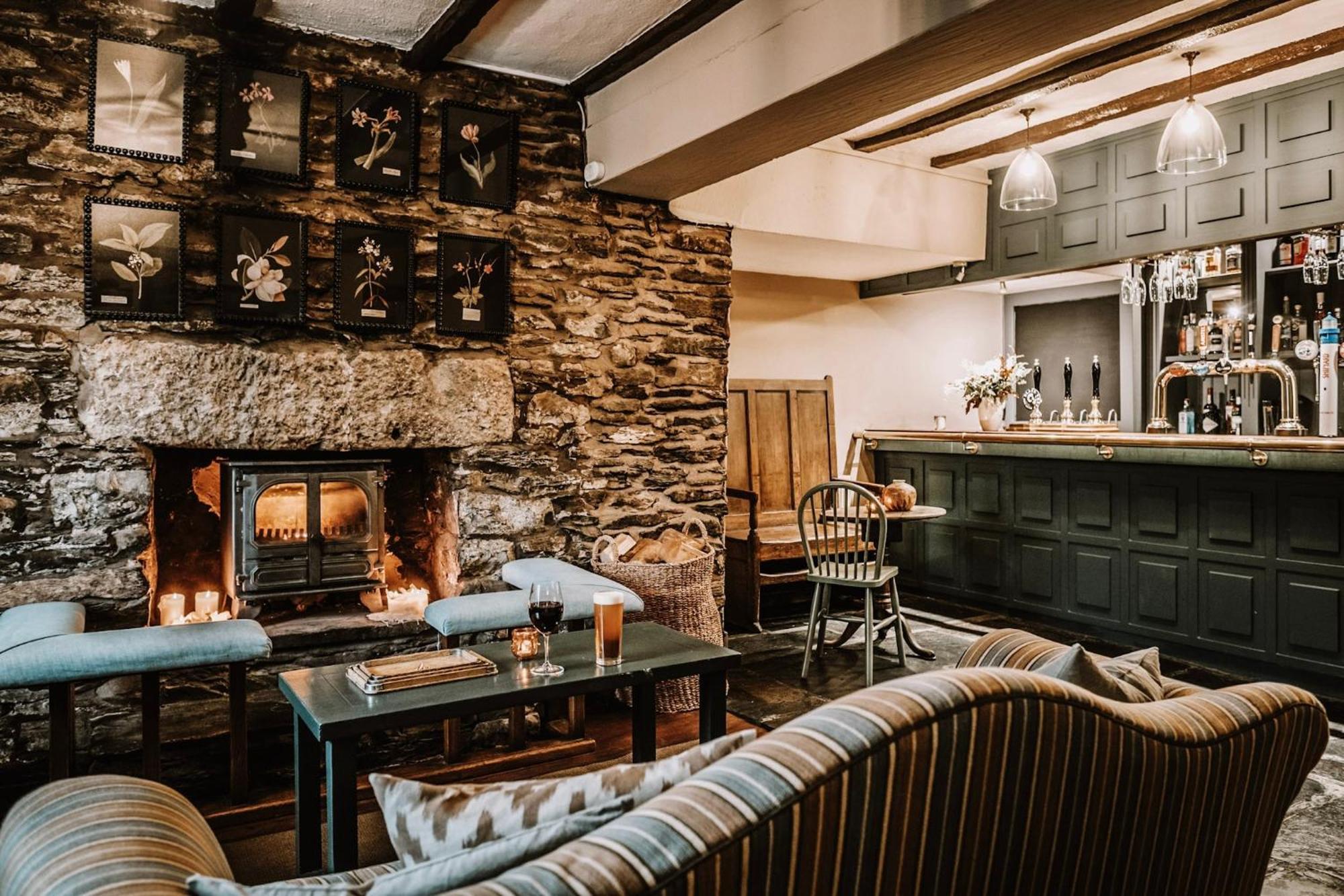 The Hare & Hounds Inn Bowland Bridge Eksteriør billede