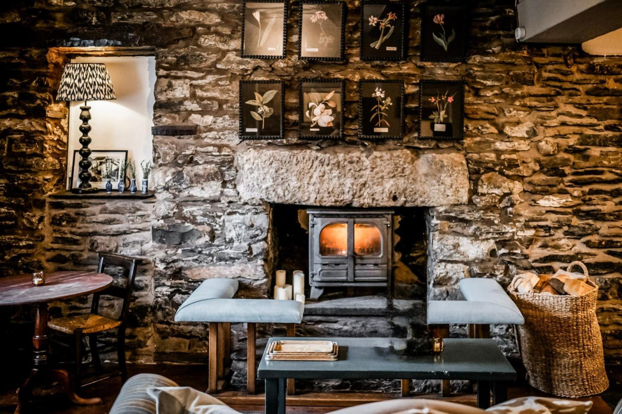 The Hare & Hounds Inn Bowland Bridge Eksteriør billede